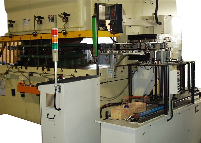 單機(jī)多工位機(jī)械手有哪些工作原理？