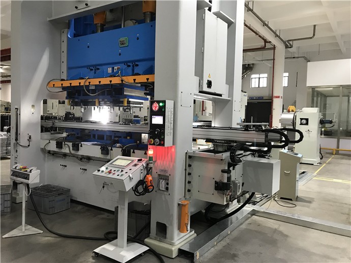 沖床機械手可以解決哪些生產(chǎn)難題？效率與安全的雙重提升